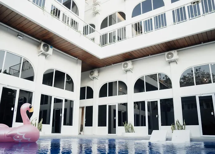 Escotel Melasti Hotel