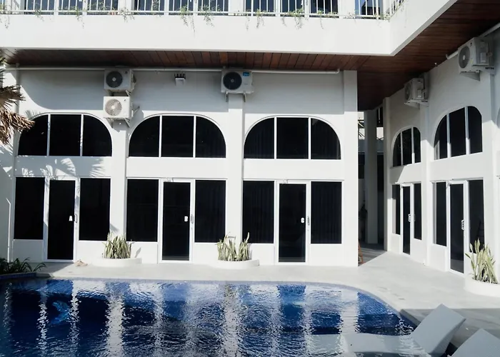 Hotel Escotel Melasti *